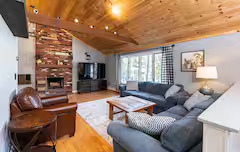 Laconia rental living room